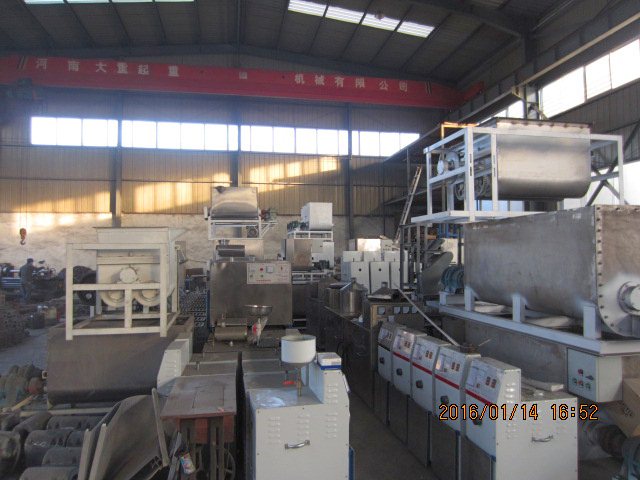 面皮機(jī)生產(chǎn)車間